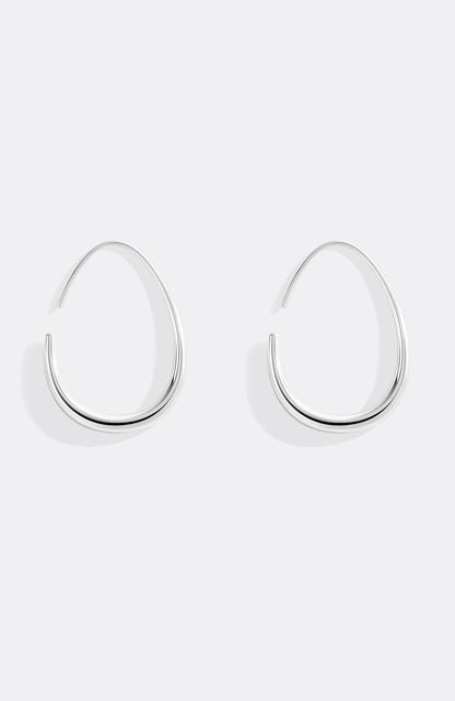 stylehess Fluid Hoop Earrings with Polished Finish - detail