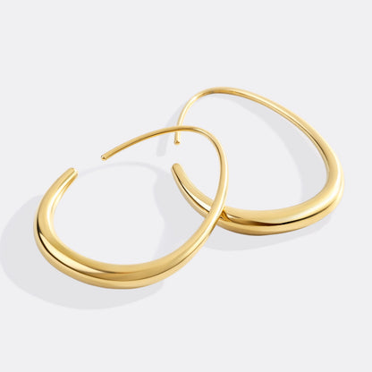 stylehess Fluid Hoop Earrings with Polished Finish - detail