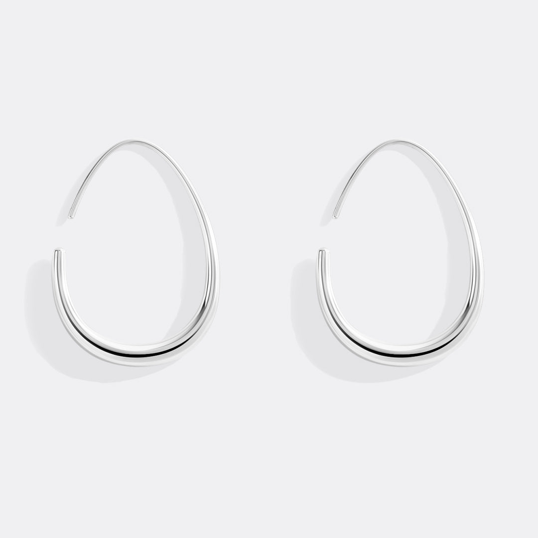 stylehess Fluid Hoop Earrings with Polished Finish - detail
