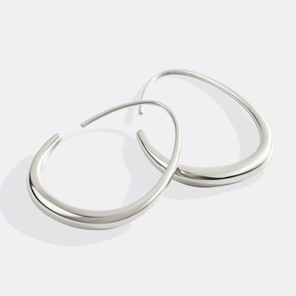 stylehess Fluid Hoop Earrings with Polished Finish - detail